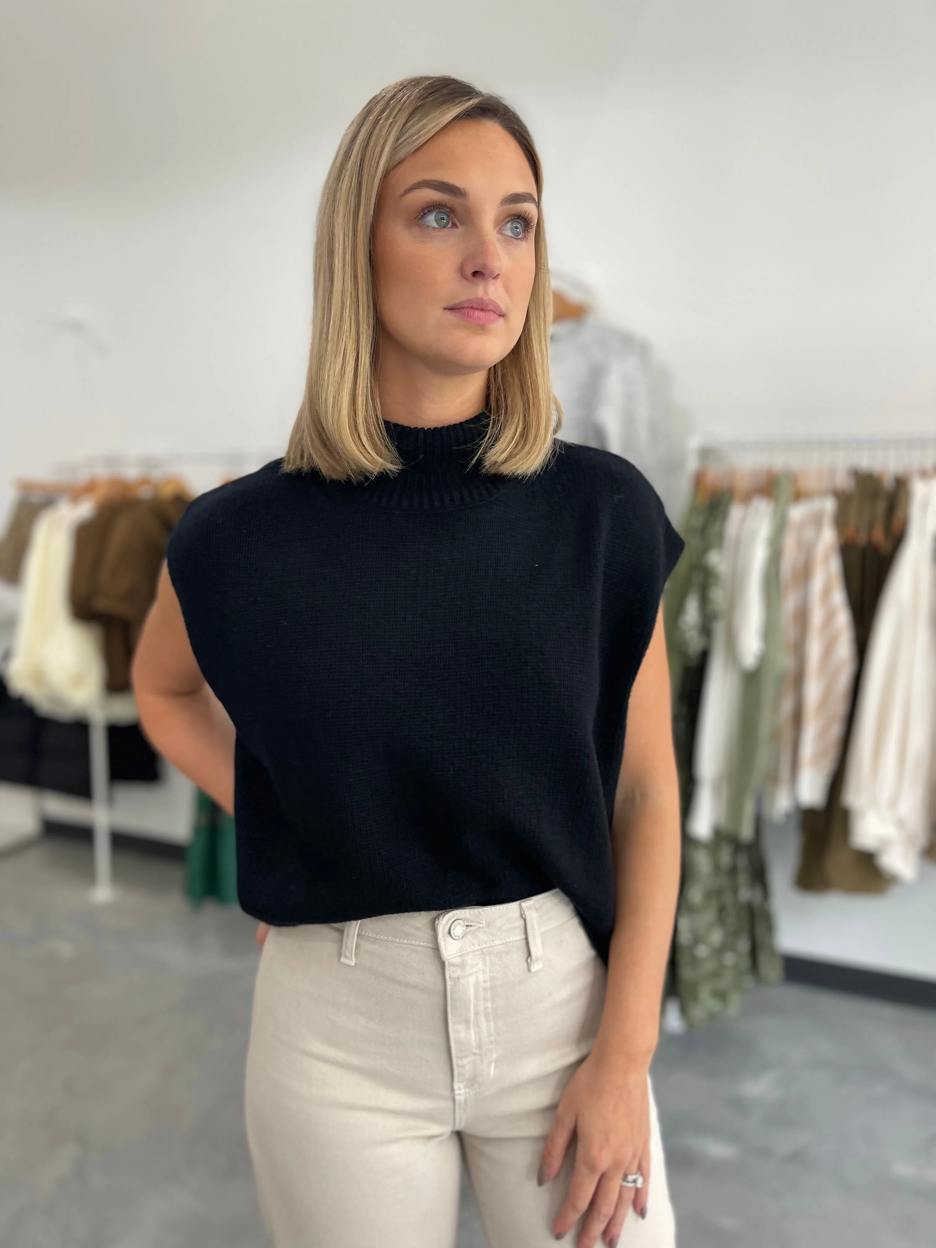 Chic Show Turtleneck Sweater Vest
