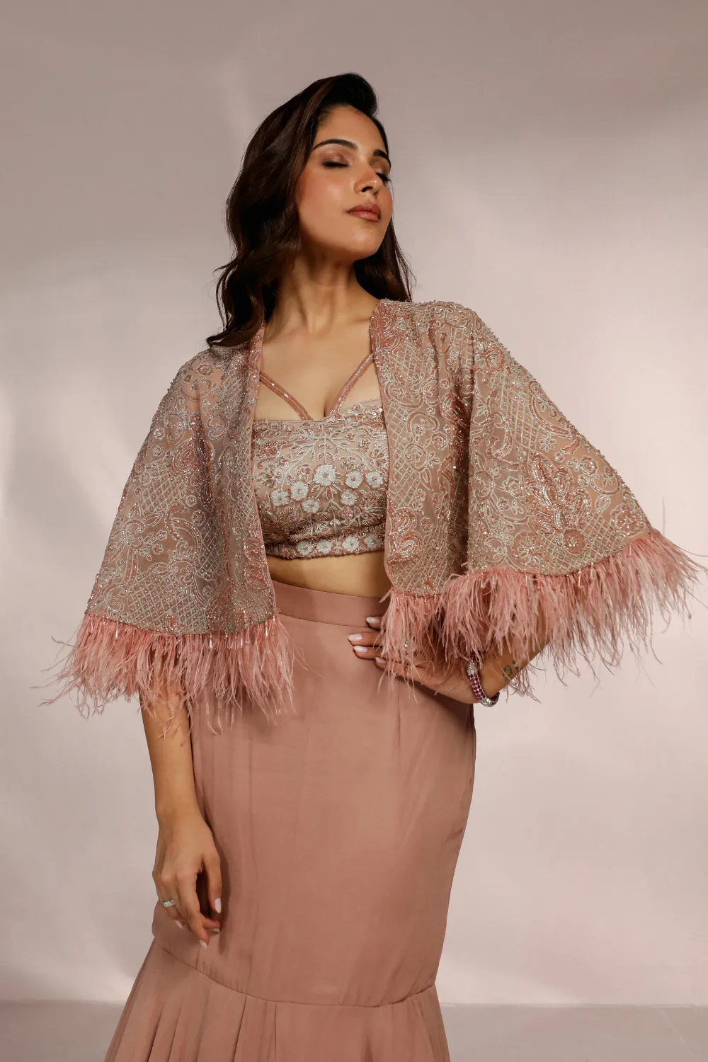 FISHCUT SKIRT WITH BLOUSE AND SHORT CAPE