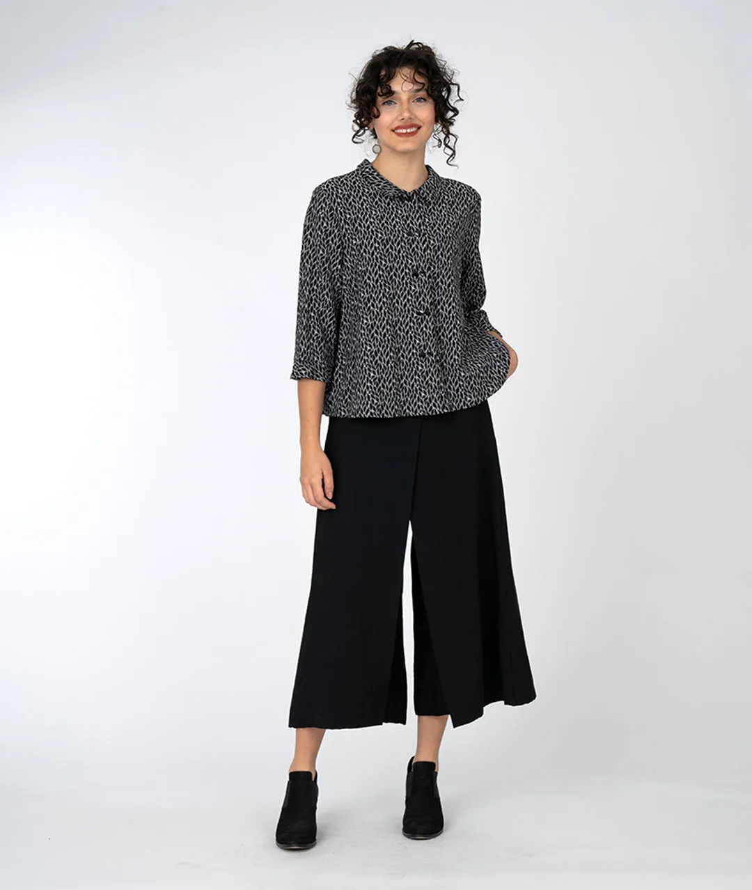 Niche - Leaf Jaquard - Twinbutton Top