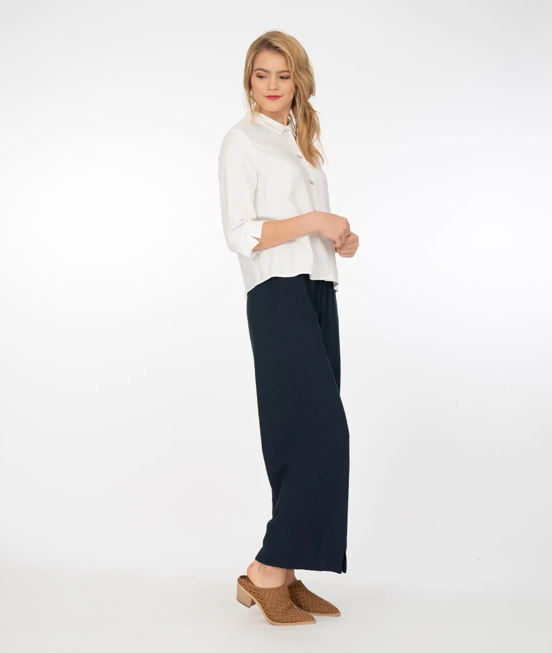 Niche - Rayon - Twinbutton Top - White