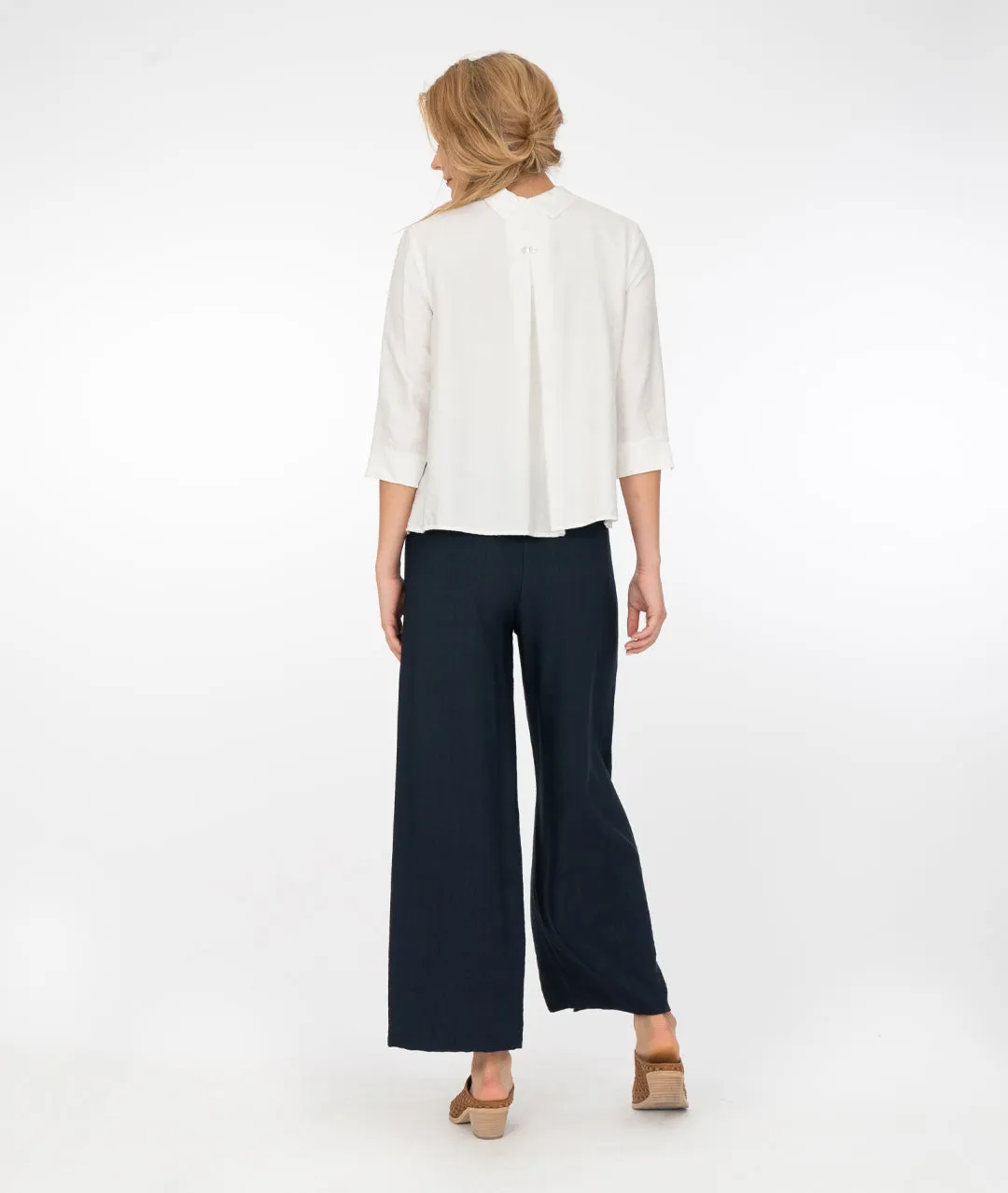 Niche - Rayon - Twinbutton Top - White