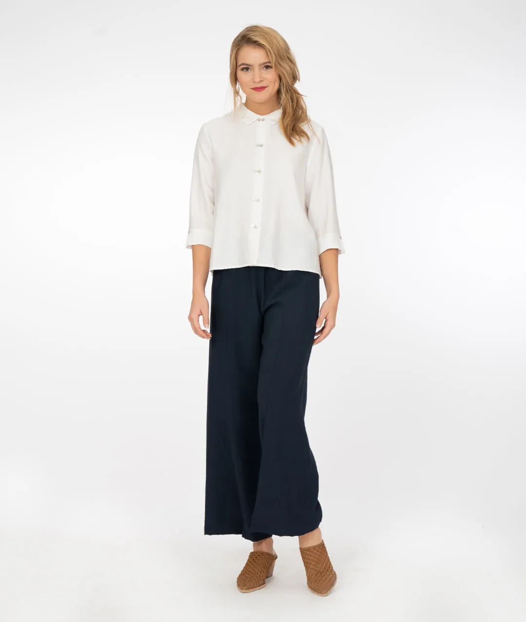 Niche - Rayon - Twinbutton Top - White